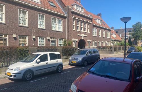 19e Eeuwse Schil Apartment | Intimate independent apartment, Centre Dordrecht