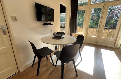 19e Eeuwse Schil Apartment | Intimate independent apartment, Centre Dordrecht