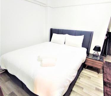 Rasimpasa Apartment | Intimate Suite Pier Side