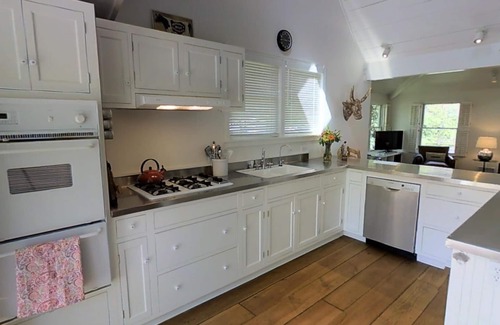 Bozeman House | Intown Contemporary: Prime street, fenced yard, bright and open concept design