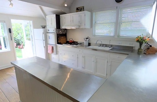 Bozeman House | Intown Contemporary: Prime street, fenced yard, bright and open concept design