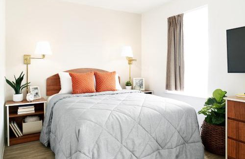 Indianapolis Hotel | InTown Suites Extended Stay Indianapolis IN -I70 Post Drive