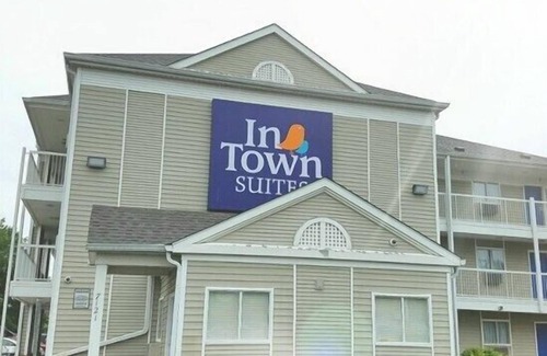 Buechel Apartment | InTown Suites Extended Stay Louisville KY - Preston Hwy