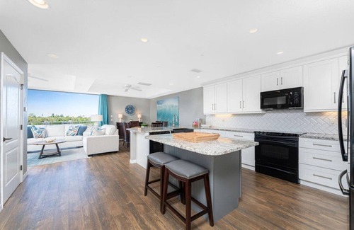 Palm Island Apartment | Intracoastal Waterfront Luxury Condo