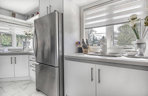 Victoria Village House | Invite your family and friends to Toronto. Book short- or long-term stay.