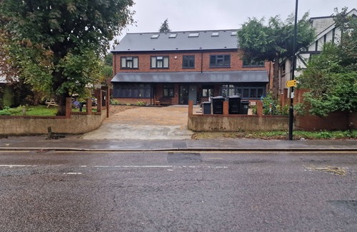 Coulsdon West Apartment | Inviting 1 Bed Apartment in Purley