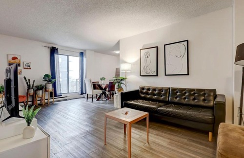 Quartier des Spectacles Apartment | Inviting 1BR on Rene Levesque
