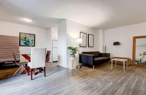 Quartier des Spectacles Apartment | Inviting 1BR on Rene Levesque