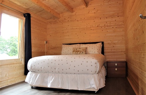 Ashton Under Hill Cabin | Inviting 3-Bedroom Lodge in Ashton Under Hill