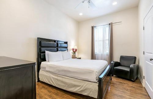 Faubourg Lafayette Apartment | Inviting 3BR Condo steps from St Charles Ave