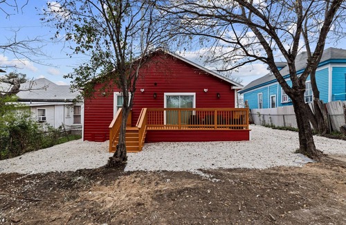 Near East Side House | Inviting 4BR 2 5BA Downtown Home With Ample Space