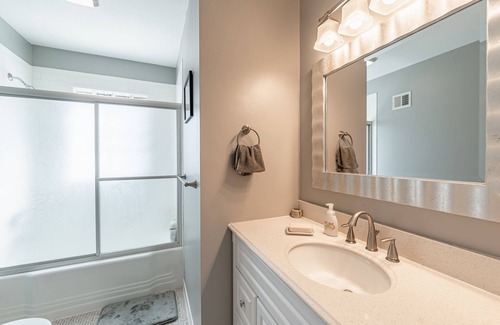 Roeland Park House | Inviting and Centrally Located Home in Kansas City