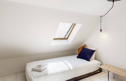Wiscasset Apartment | Inviting apartment with river view, fast WiFi, central AC, & W/D
