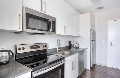 St. Elizabeth's Apartment | Inviting Brighton Studio w/Pool, Gym & W/D, nr Groceries, by Blueground