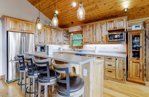 Turtle Lake House | Inviting cabin with lovely lake & mountain views - close to town & hiking