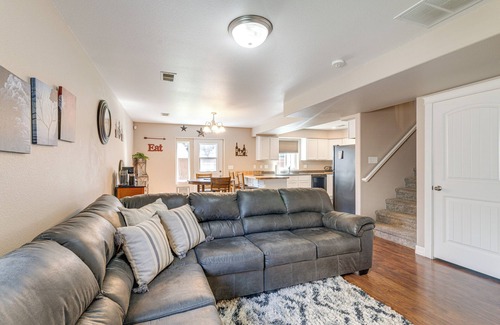Cheyenne House | Inviting Cheyenne Townhome ~ 4 Mi to Downtown