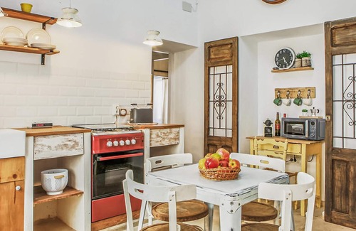 Valladolises y Lo Jurado House | Inviting cottage in rustic style with private outdoor pool.