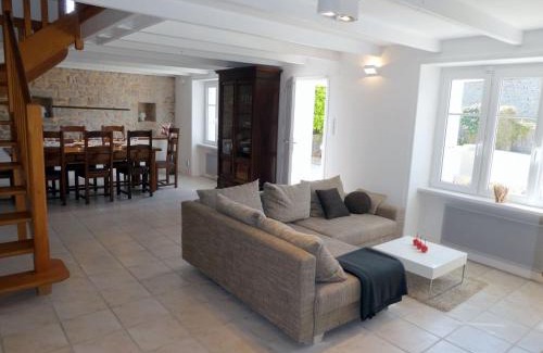 Plogoff House | Inviting holiday home in Plogoff with fenced garden