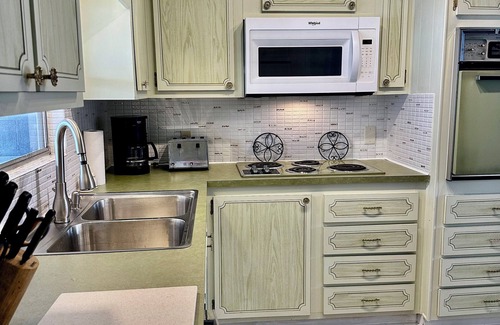 Nokomis House | Inviting Stay near Gulf beaches - Clubhouse and Heated Pool