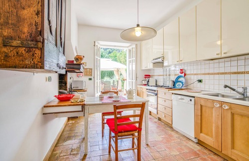 Mogliano House | Inviting vacation home with pool for a wonderful vacation.