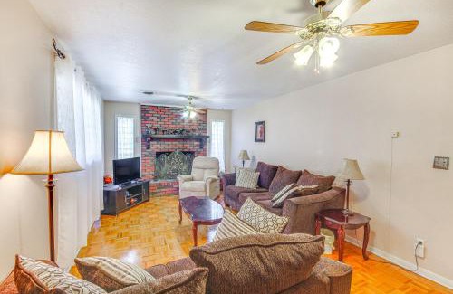 Vicksburg House | Inviting Vicksburg Home with Patio and Charcoal Grill!