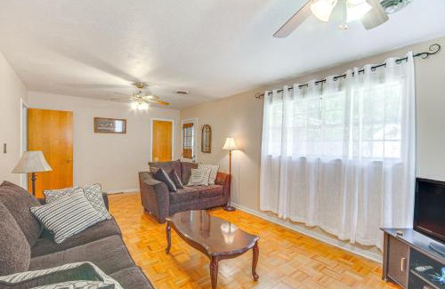 Vicksburg House | Inviting Vicksburg Home with Patio and Charcoal Grill!