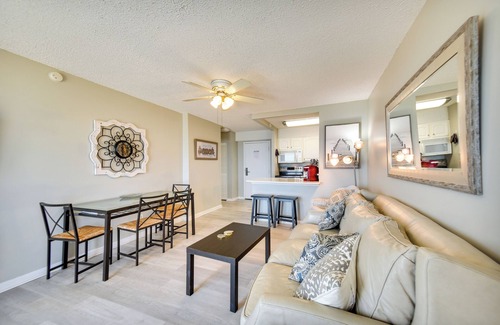 Northeast Virginia Beach Apartment | Inviting Virginia Beach Condo w/Community Pool