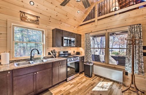 Weld Cabin | Inviting Webb Lake Cabin w/Mountain Views