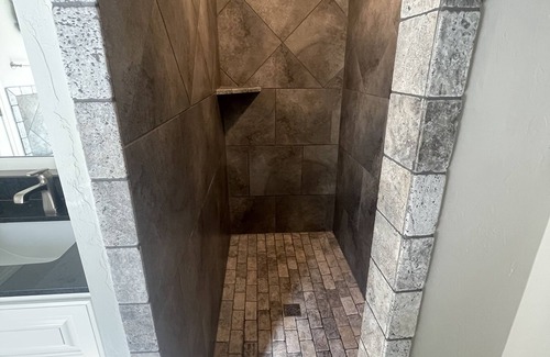 Edmond House | Inviting, well equipped, sleeps 8 + comfortably w/access to Edmond/OKC in mins.