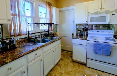 Horse Cave House | Inxon Mammoth Cave Bungalow Sleeps 16