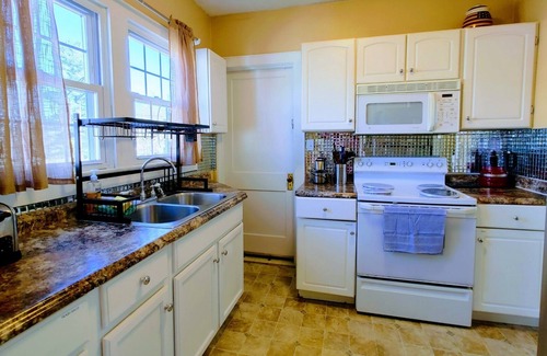 Horse Cave House | Inxon Mammoth Cave Bungalow Sleeps 16