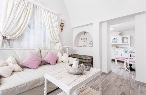 Fira House | Iokasti villa Santorini