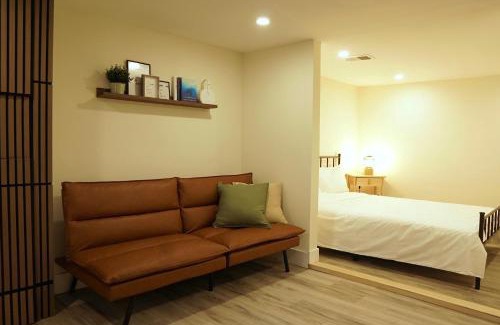 Ionview House | ION House - near shopping and Kennedy subway
