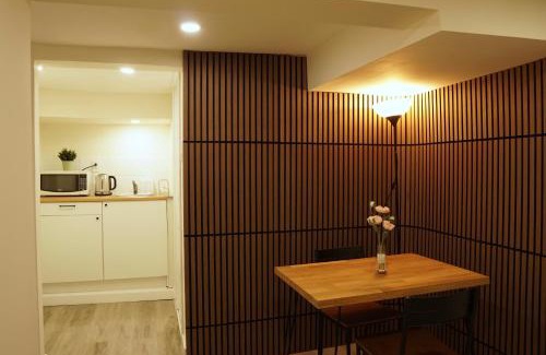 Ionview House | ION House - near shopping and Kennedy subway