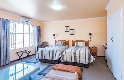 Greater Johannesburg Metropolitan Area Cabin | Ipe Tombe Guest Lodge - Midrand