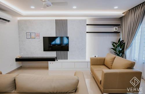 Taman Lapangan Terbang House | Ipoh Mansion House 25 by Verve