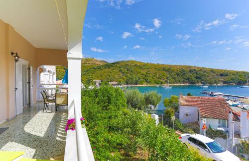 Agios Stefanos Apartment | Irena Saint Stephanos