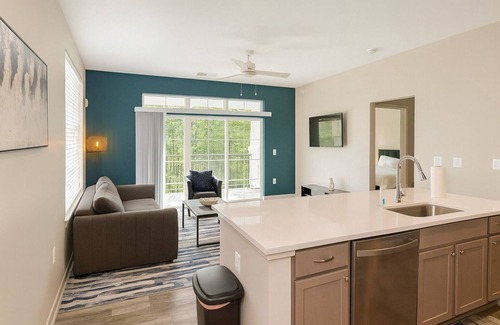 Whitestown Apartment | IRIE Living-Homey Kg 2Bd+Gym+Pool, BRAND New!