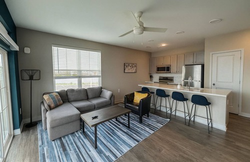 Whitestown Apartment | IRIE Living-Retreat Kg 2Bd+Gym+Pool, BRAND New!