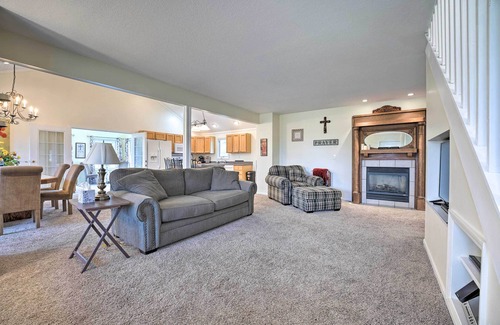 Onsted House | Irish Hills Farmhouse w/Furnished Deck & Playset