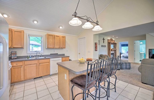 Onsted House | Irish Hills Farmhouse w/Furnished Deck & Playset
