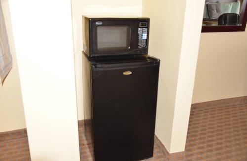 Lazbuddie Hotel | Irish Inn And Suites