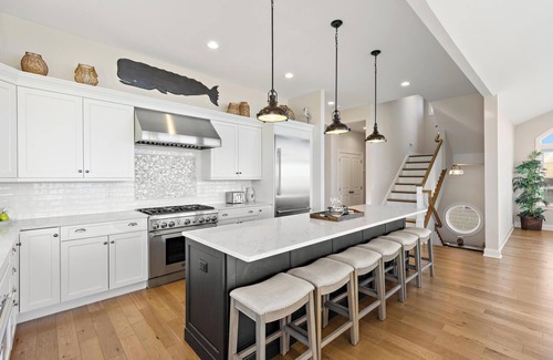 South Beach Haven House | "Irish Whale" Oceanfront. Fantastic Beach Haven. Sleeps 13!