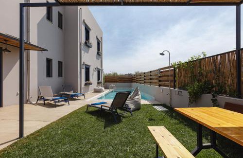 Sfakaki Villa | Iron Villas - Nefeli & Oniros