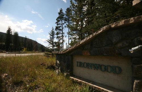 Mountain House House | Ironwood 2986 by SummitCove Lodging