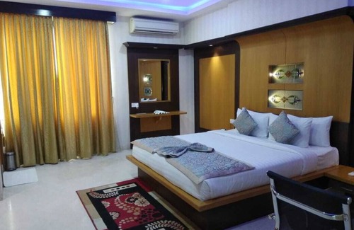 Anantapur Hotel | Iroomz Hotel SR Grand