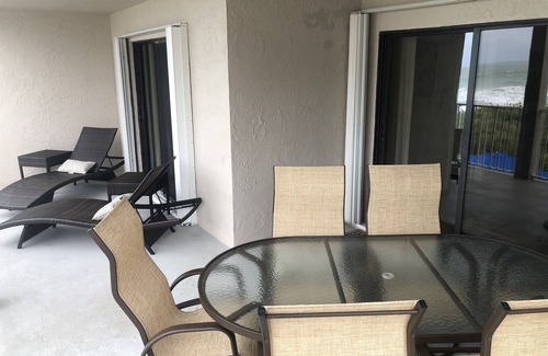 Stuart Condo | IRP Beachfront Paradise - Pets Welcome! Ocean Club Members - golf/tennis/fitness