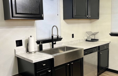 Cedar Rapids - Iowa City House | Irresistible ▪️Wk from hm ▪️Minutes from DT and River!