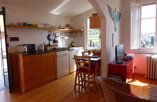 Chiavari Apartment | is a small apartment recently restored. Ideal for a couple.