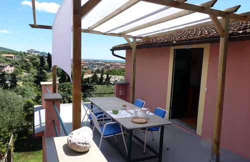 Chiavari Apartment | is a small apartment recently restored. Ideal for a couple.